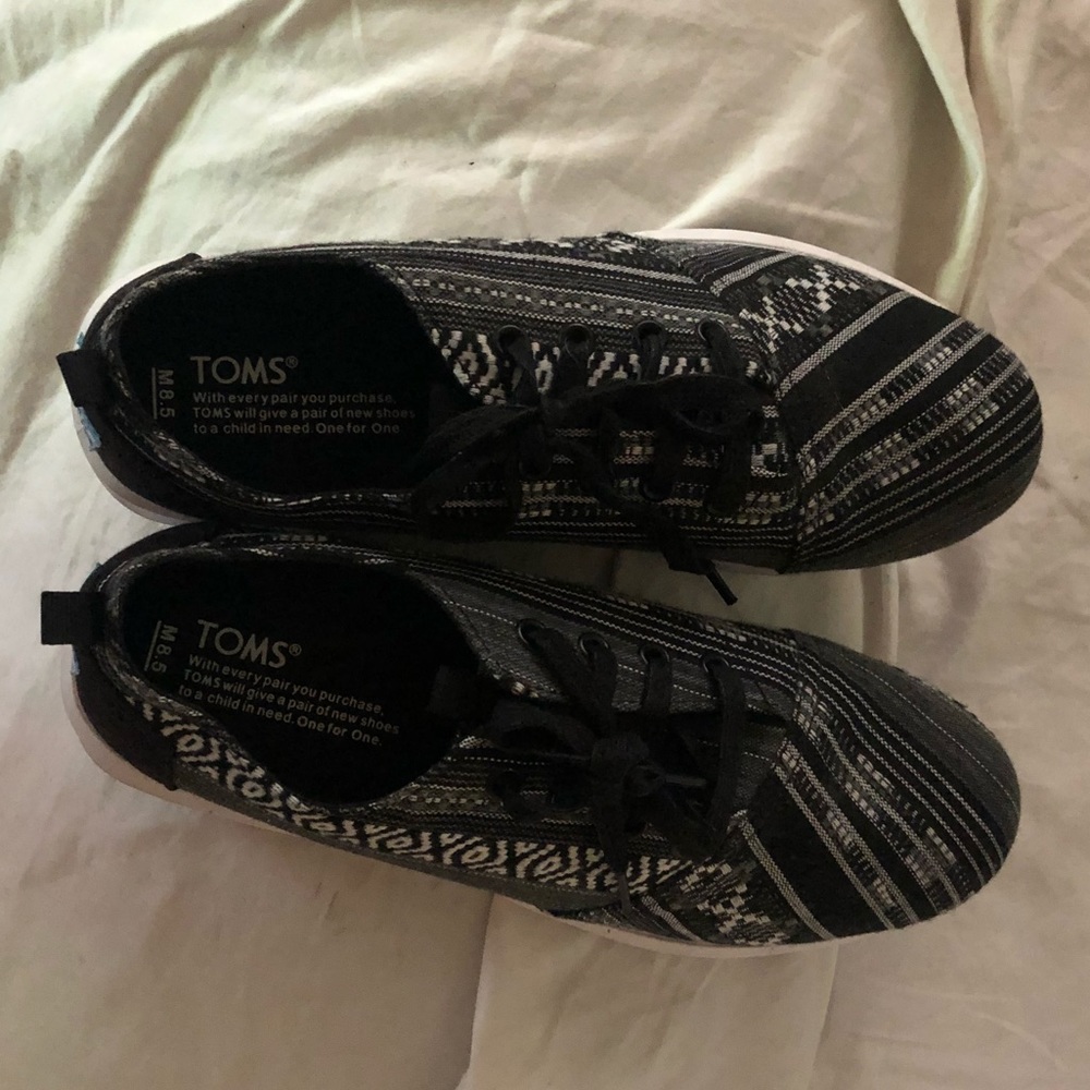 Toms